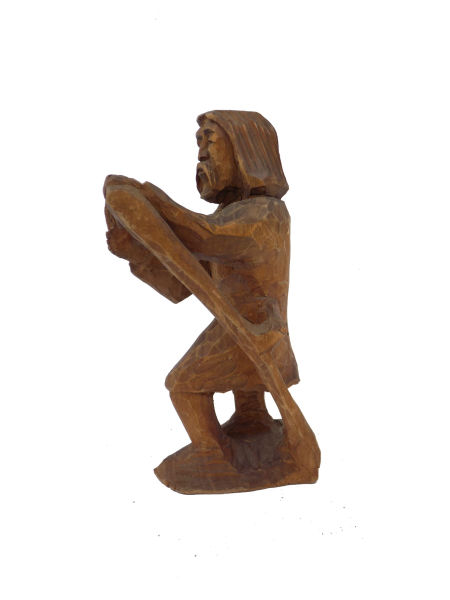 Wieśniak  ostrzący kosę Z. K. rzeźba drewniana zdjęcie 4