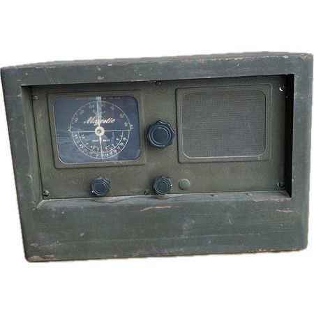 Zabytkowe radio MAJESTIC USA