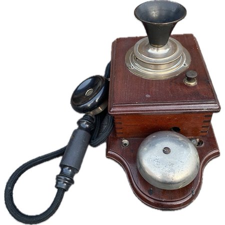 Zabytkowy telefon pocz. XX w